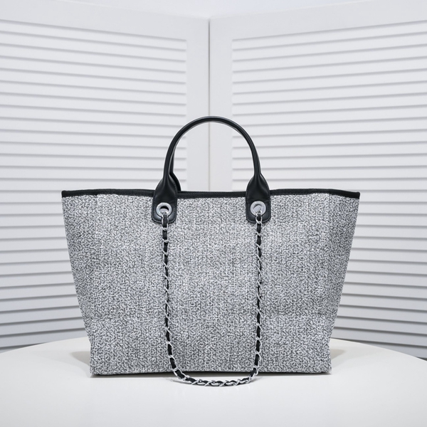 シャネルバッグ側面デザイン